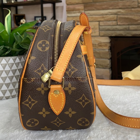 Authentic❤️ LV with dust bag - Picture 3 of 15
